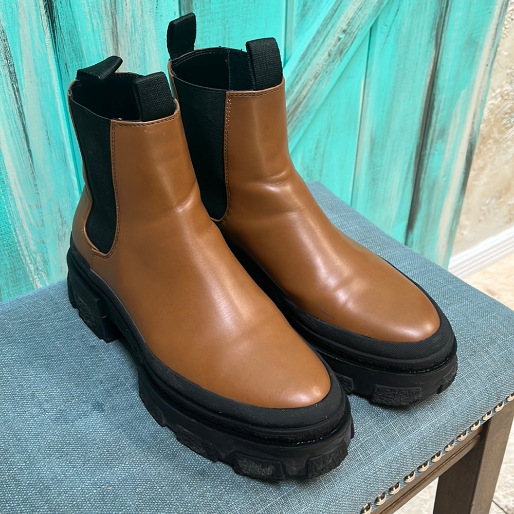 Zara size 37.  (7)
